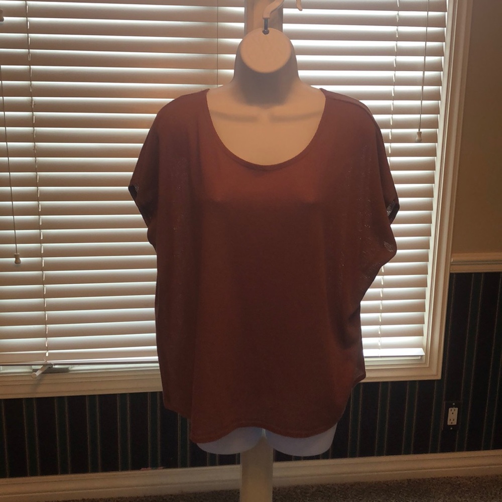 Sheer / knitted rust short sleeve blouse